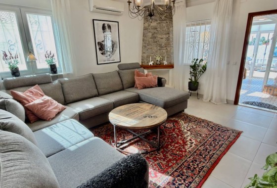 Resale - Detached Villa -
San Luis