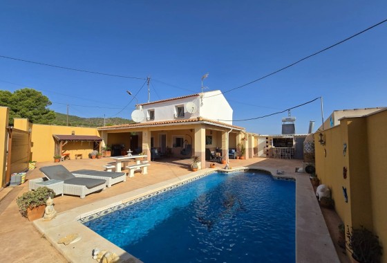 Venta - Chalet Independiente -
Raspay