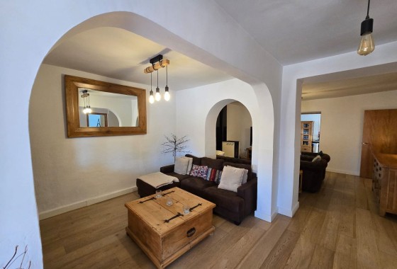 Venta - Chalet Independiente -
Raspay