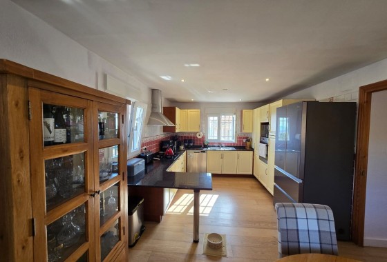 Venta - Chalet Independiente -
Raspay