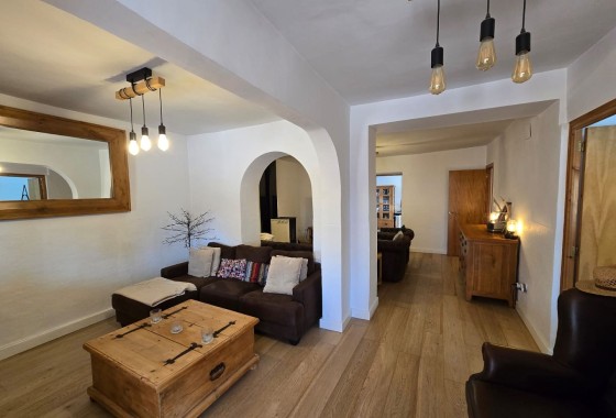Venta - Chalet Independiente -
Raspay