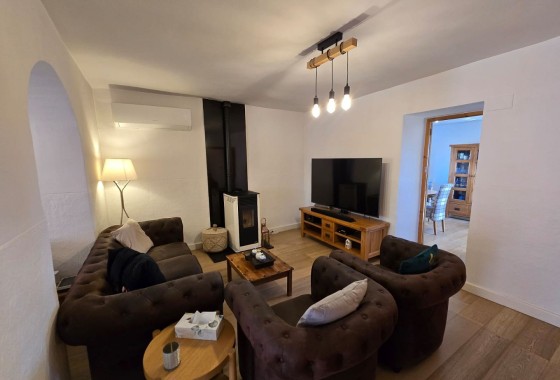 Venta - Chalet Independiente -
Raspay