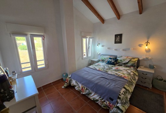 Venta - Chalet Independiente -
Raspay
