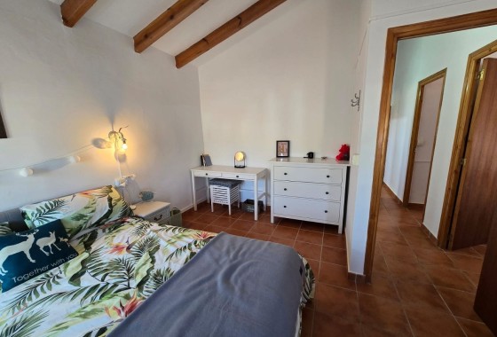 Venta - Chalet Independiente -
Raspay