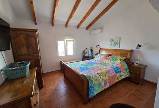Venta - Chalet Independiente -
Raspay
