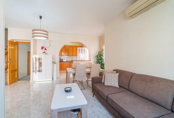 Herverkoop - Rijhuis -
Orihuela Costa - Playa Flamenca