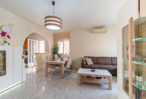 Herverkoop - Rijhuis -
Orihuela Costa - Playa Flamenca