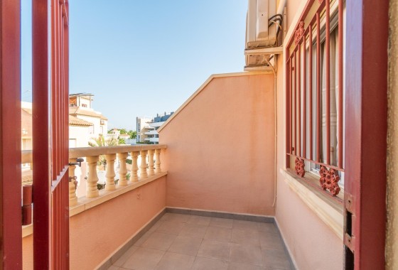 Herverkoop - Rijhuis -
Orihuela Costa - Playa Flamenca