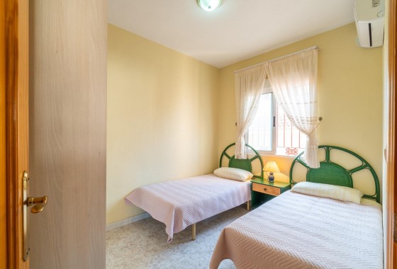 Herverkoop - Rijhuis -
Orihuela Costa - Playa Flamenca