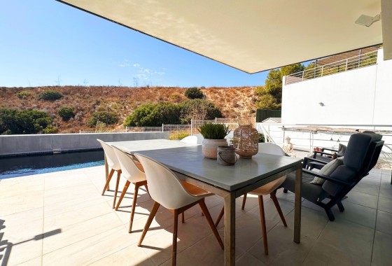 Wiederverkauf - Freistehende Villa -
San Miguel de Salinas