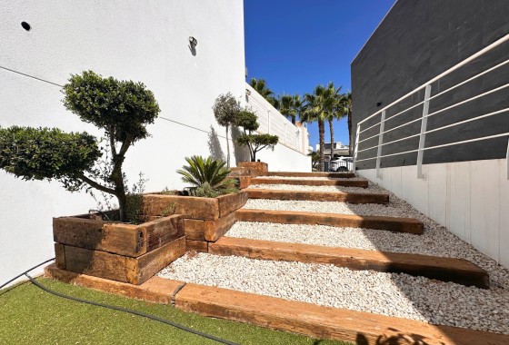 Wiederverkauf - Freistehende Villa -
San Miguel de Salinas