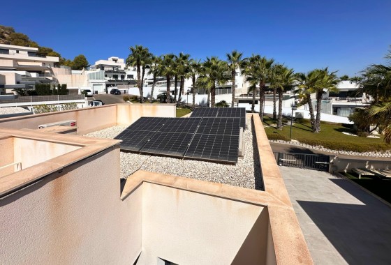 Wiederverkauf - Freistehende Villa -
San Miguel de Salinas