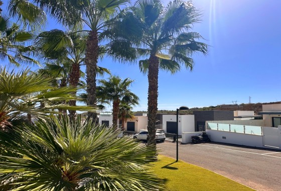 Wiederverkauf - Freistehende Villa -
San Miguel de Salinas