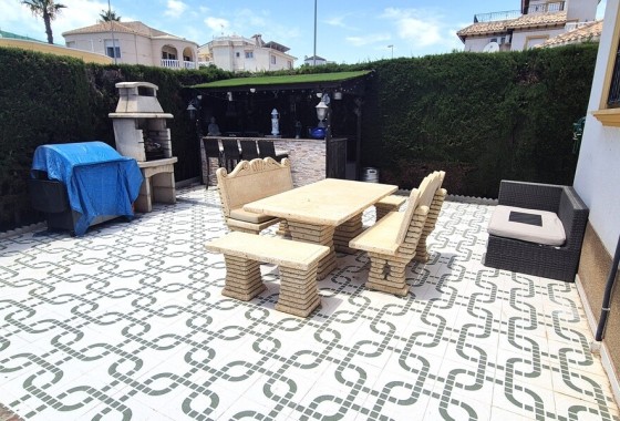 Venta - Chalet Independiente -
Villamartín