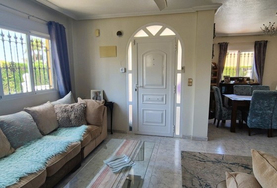 Venta - Chalet Independiente -
Villamartín