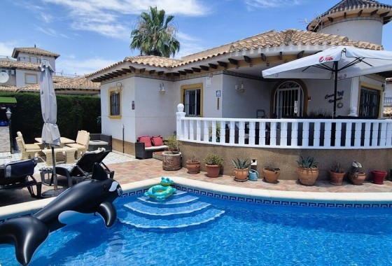 Venta - Chalet Independiente -
Villamartín