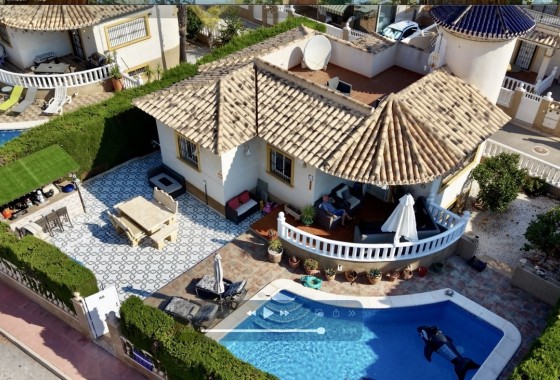 Venta - Chalet Independiente -
Villamartín