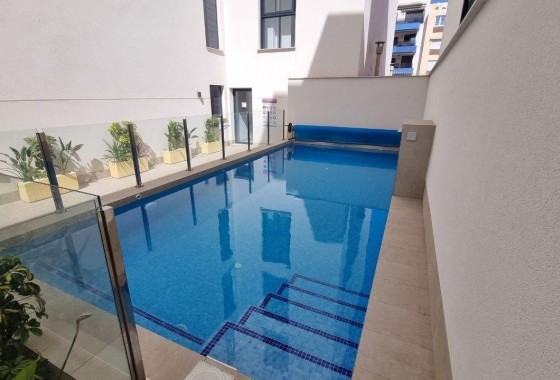 Herverkoop - Appartement / Flat -
Torrevieja - Playa del Cura