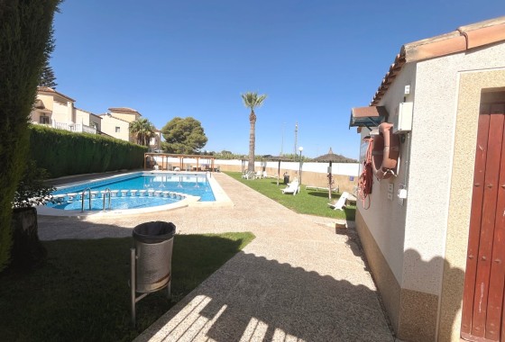 Herverkoop - Vrijstaande villa -
Algorfa - Montebello