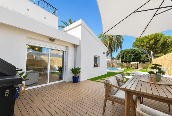 Herverkoop - Halfvrijstaande villa -
Orihuela Costa - Punta Prima