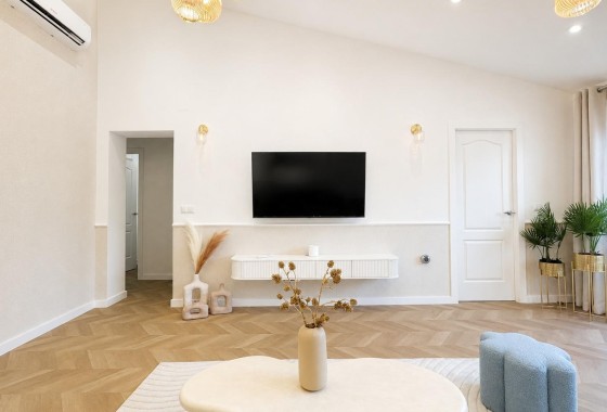 Herverkoop - Halfvrijstaande villa -
Orihuela Costa - Punta Prima
