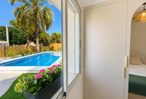 Herverkoop - Halfvrijstaande villa -
Orihuela Costa - Punta Prima