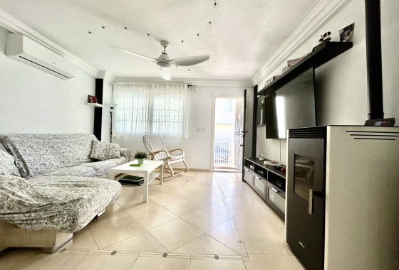 Herverkoop - Rijhuis -
Heredades - Costa Blanca