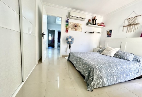 Herverkoop - Rijhuis -
Heredades - Costa Blanca