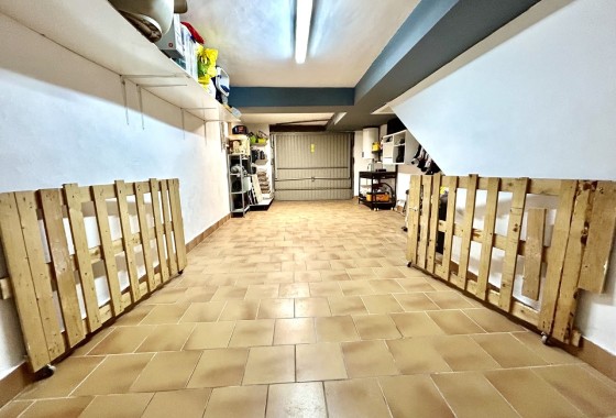 Herverkoop - Rijhuis -
Heredades - Costa Blanca