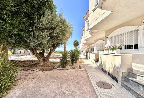Herverkoop - Rijhuis -
Heredades - Costa Blanca