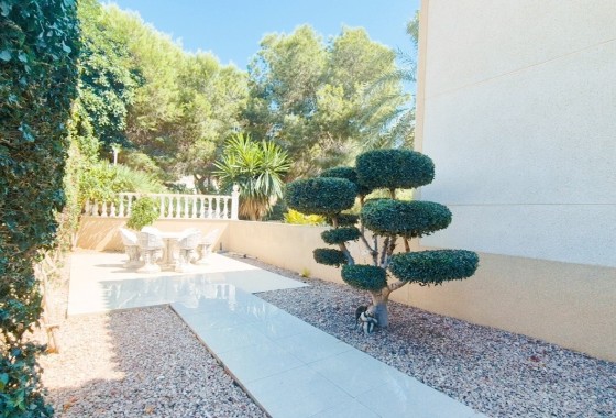 Wiederverkauf - Freistehende Villa -
Villamartín