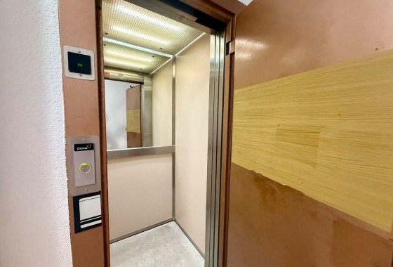 Herverkoop - Appartement / Flat -
Torrevieja - Playa del Cura