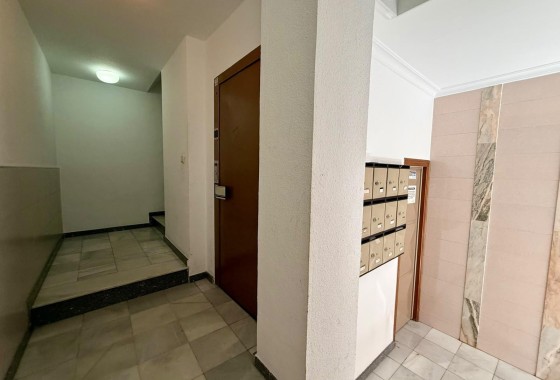 Herverkoop - Appartement / Flat -
Torrevieja - Playa del Cura
