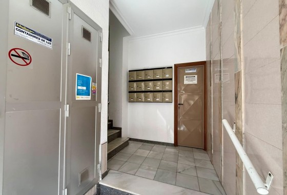 Herverkoop - Appartement / Flat -
Torrevieja - Playa del Cura