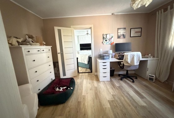Herverkoop - Finca / Landhuis -
La Marina - Elche