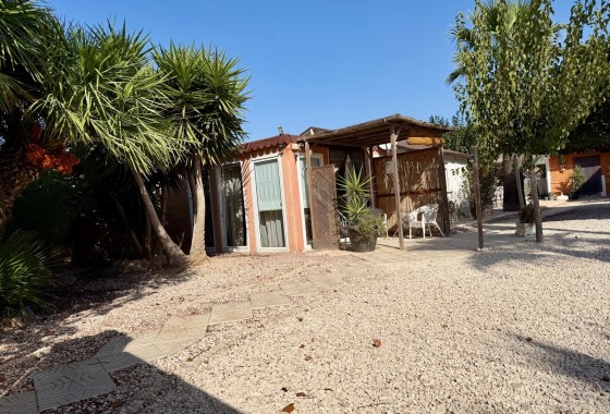 Herverkoop - Finca / Landhuis -
La Marina - Elche
