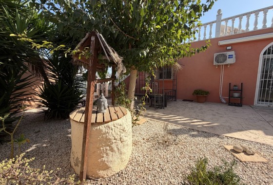 Herverkoop - Finca / Landhuis -
La Marina - Elche