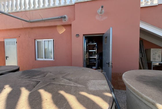 Herverkoop - Finca / Landhuis -
La Marina - Elche