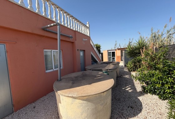 Herverkoop - Finca / Landhuis -
La Marina - Elche