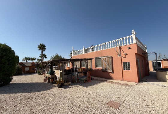 Herverkoop - Finca / Landhuis -
La Marina - Elche