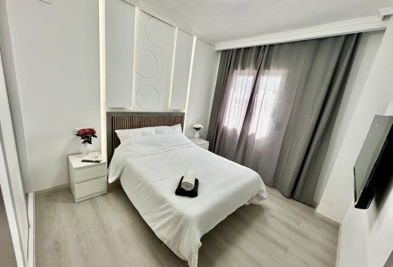 Herverkoop - Appartement / Flat -
Torrevieja