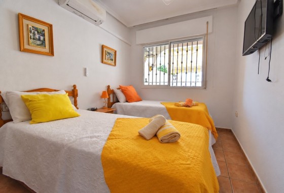 Herverkoop - Halfvrijstaande villa -
Orihuela Costa - La Zenia