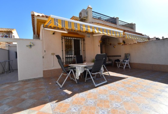 Herverkoop - Halfvrijstaande villa -
Orihuela Costa - La Zenia