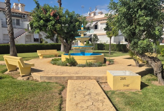 Herverkoop - Appartement / Flat -
Torrevieja - Lago jardin