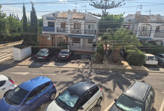 Herverkoop - Appartement / Flat -
Torrevieja - Lago jardin