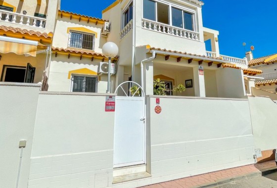Herverkoop - Rijhuis -
Orihuela Costa - Los Altos *