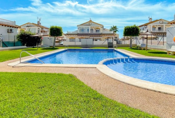 Herverkoop - Rijhuis -
Orihuela Costa - Los Altos *