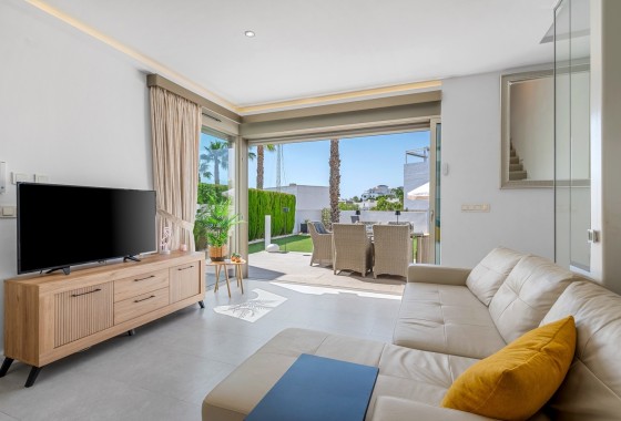 Herverkoop - Vrijstaande Villa -
Orihuela Costa - Villamartín