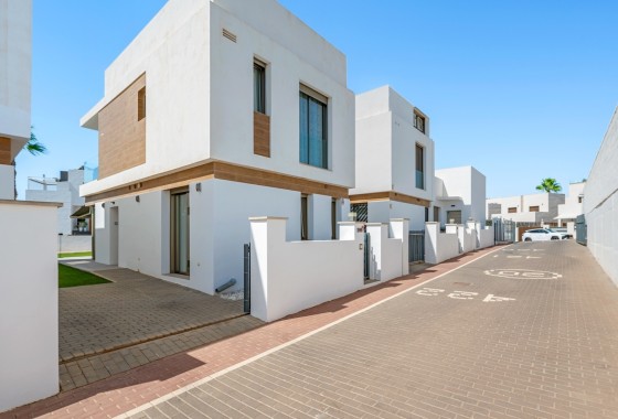 Herverkoop - Vrijstaande Villa -
Orihuela Costa - Villamartín