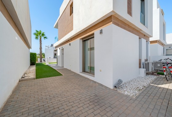 Herverkoop - Vrijstaande Villa -
Orihuela Costa - Villamartín